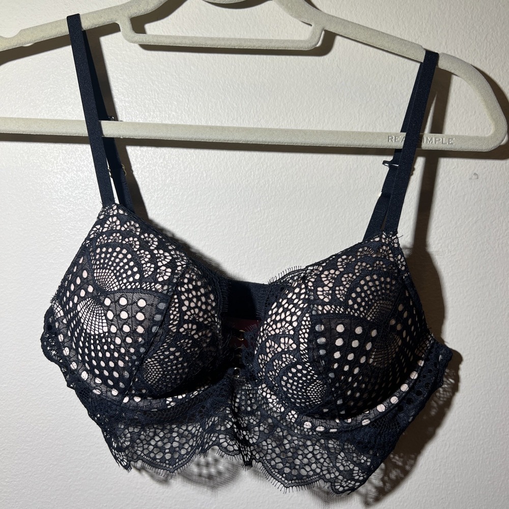 La Senza Beyond Sexy Bra Women 36B Black Lace Underwire Adjustable Padded‎ NWOT